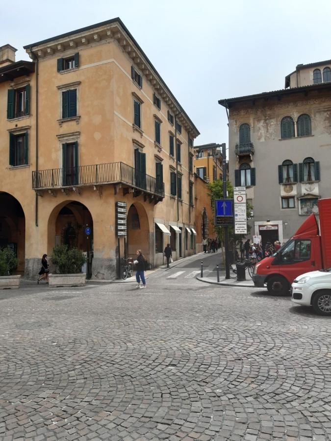 Suite Porta Borsari Verona Luaran gambar